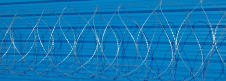 Спиральный барьер безопасности из армированной колючей ленты 900/108/5